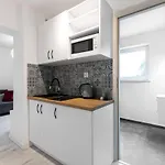 Heweliusza Apartment *